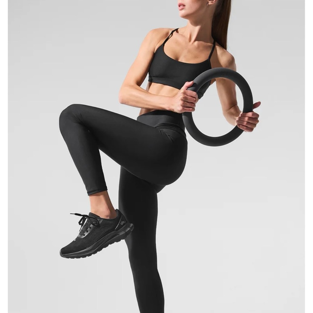 COPY - ALO 7/8 High-Waist Airlift Legging. Medium. Black.